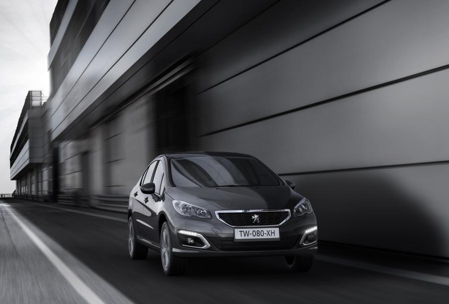  Peugeot 408 2017 года  (RU) (фото 2 из 20)